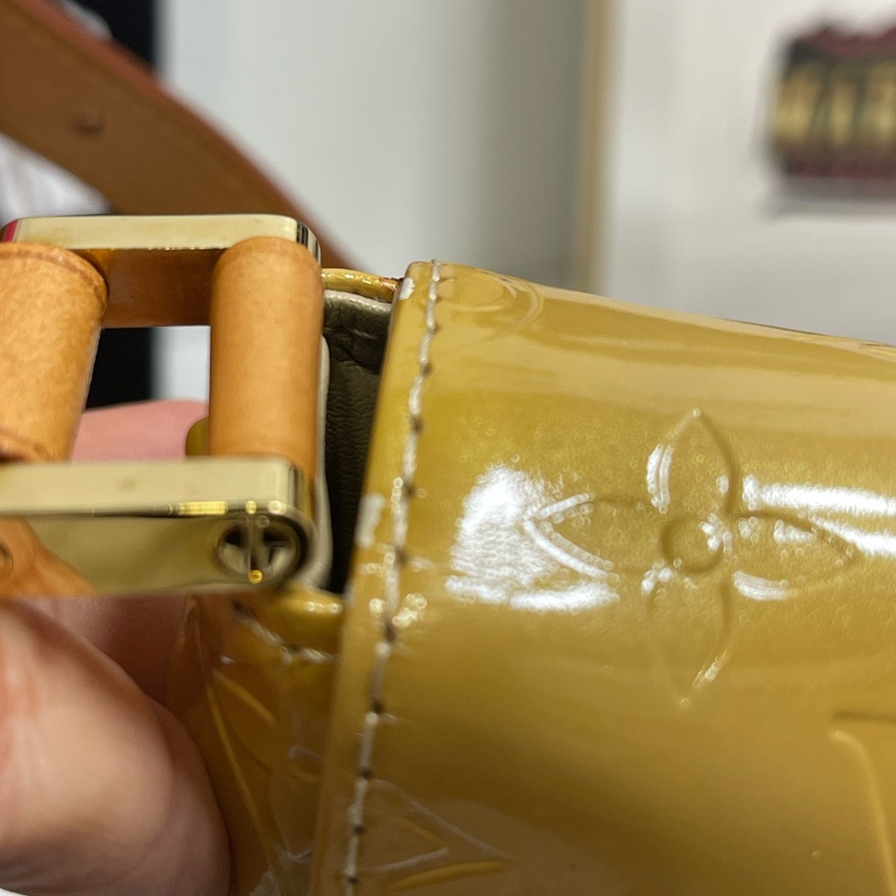 Louis Vuitton  Tango Musette in Vernis Leather Yellow - Picture 9 of 11